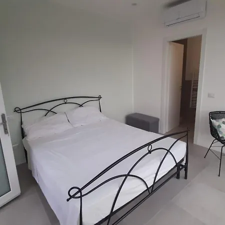 View Konukevi Faggeto Lario