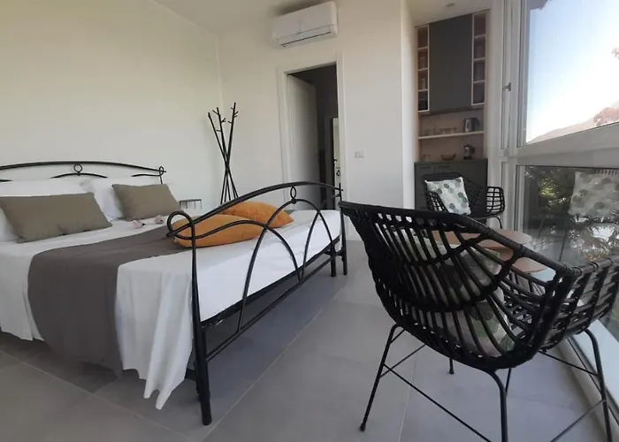 View Πανσιόν Faggeto Lario