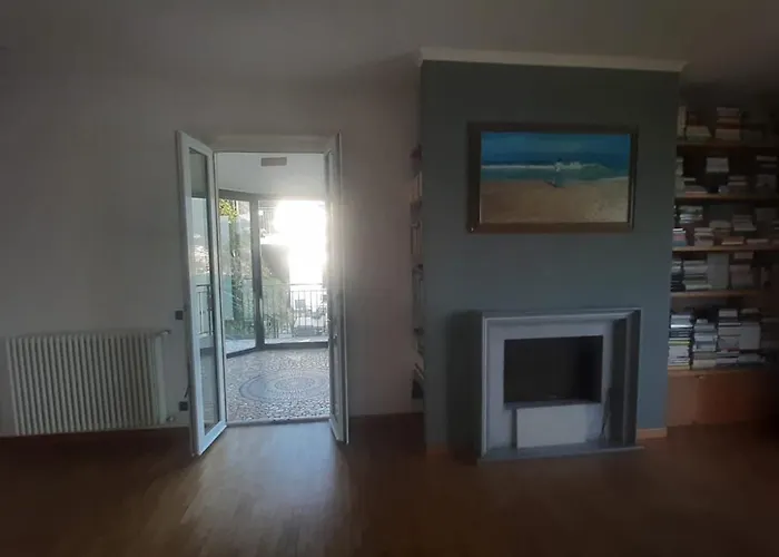 Πανσιόν View Faggeto Lario