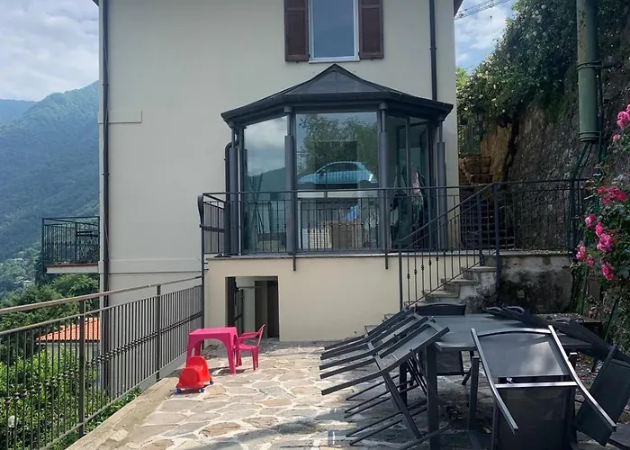 View Πανσιόν Faggeto Lario